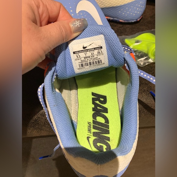 Unisex NIKE running shoes 9.5 - Picture 3 of 4